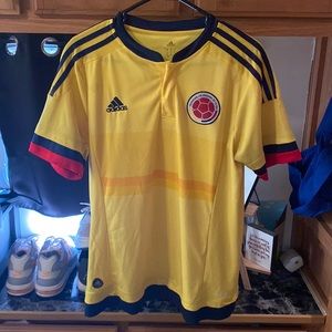 Men small Colombian soccer Jersey.